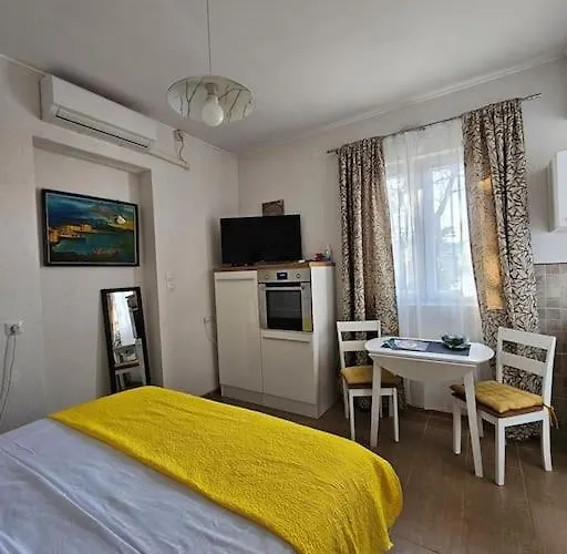 شقة Dubravka مالي لوشينغْ